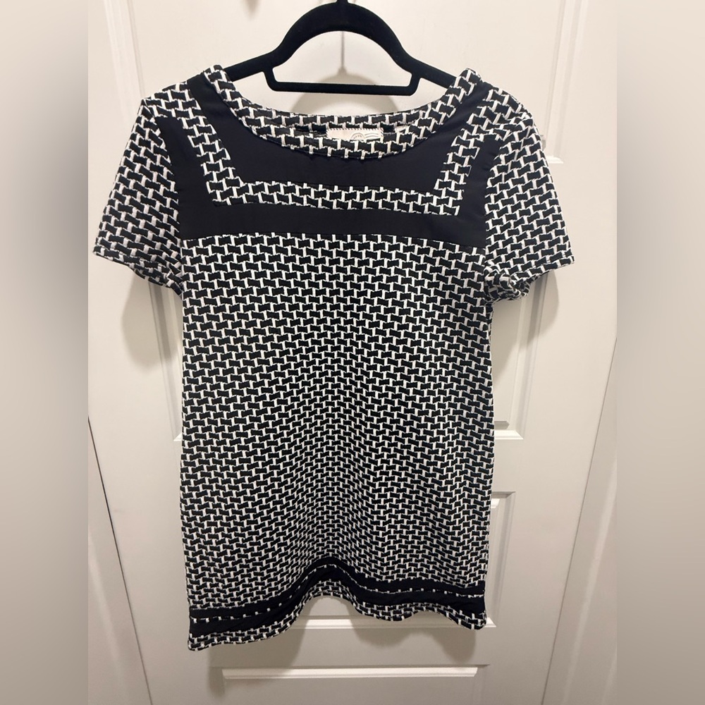Anthropologie. Black & White Basketweave Tunic. Size XS.